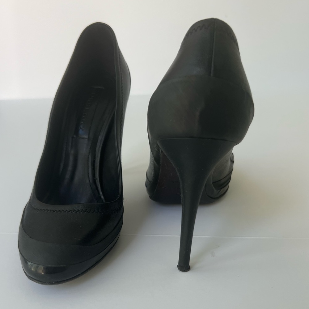 Burberry Black leather/ rubber  heels EU38